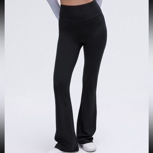 Lululemon Groove Nulu Super-High-Rise Flared
Black Pants Regular Size 6